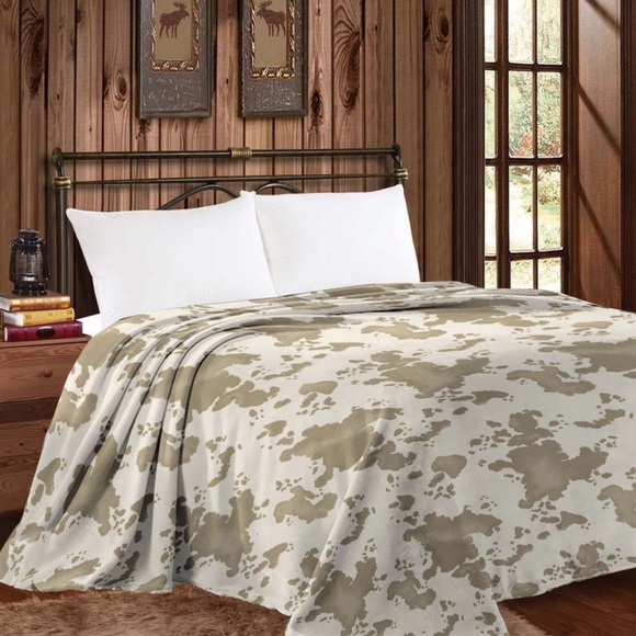 western linen Other - Beige cream cow print western Plush  king size Blanket super Soft NWT